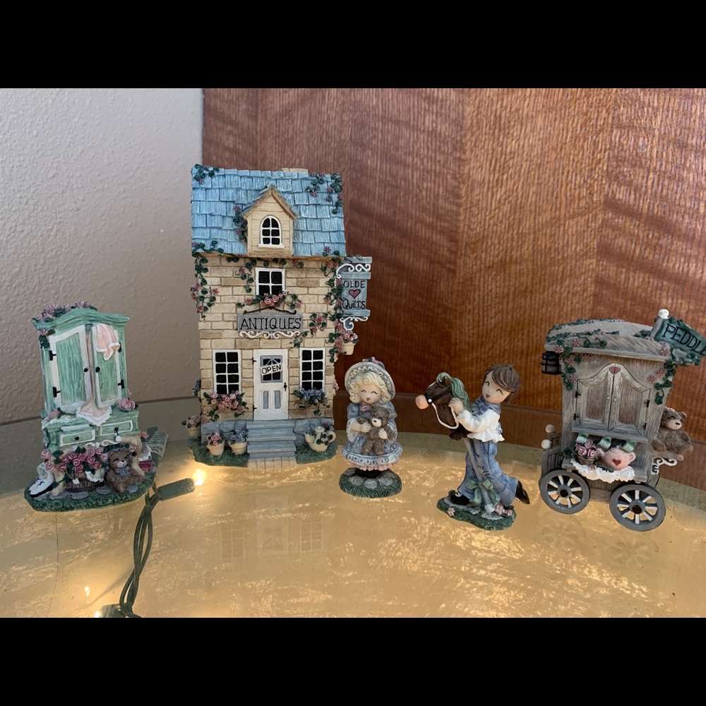 Ivy and Innocence Collectables